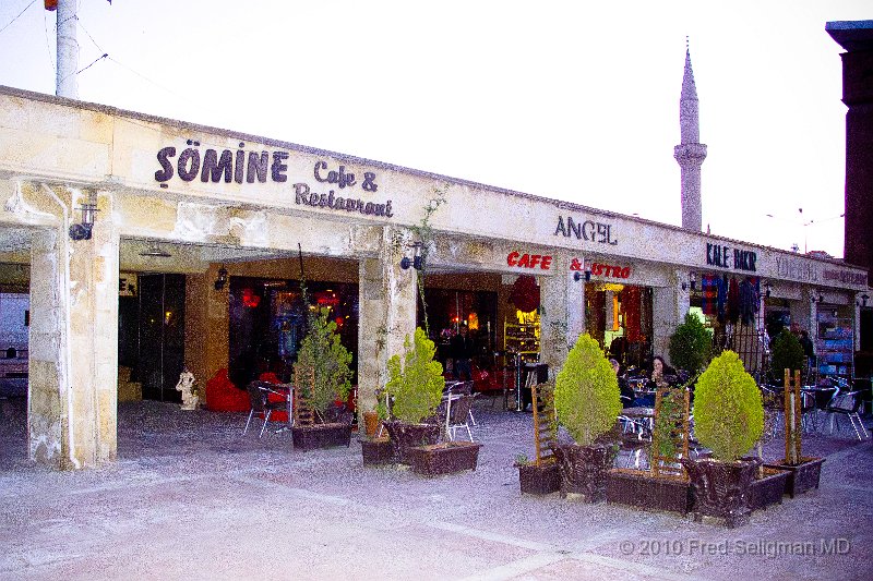 20100405_121502 G11.jpg - Somine restaurant (Urgup).  Authentic cuisine. Mosque minaret in background
